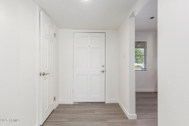 Building Photo - 5306 N 8th Ave