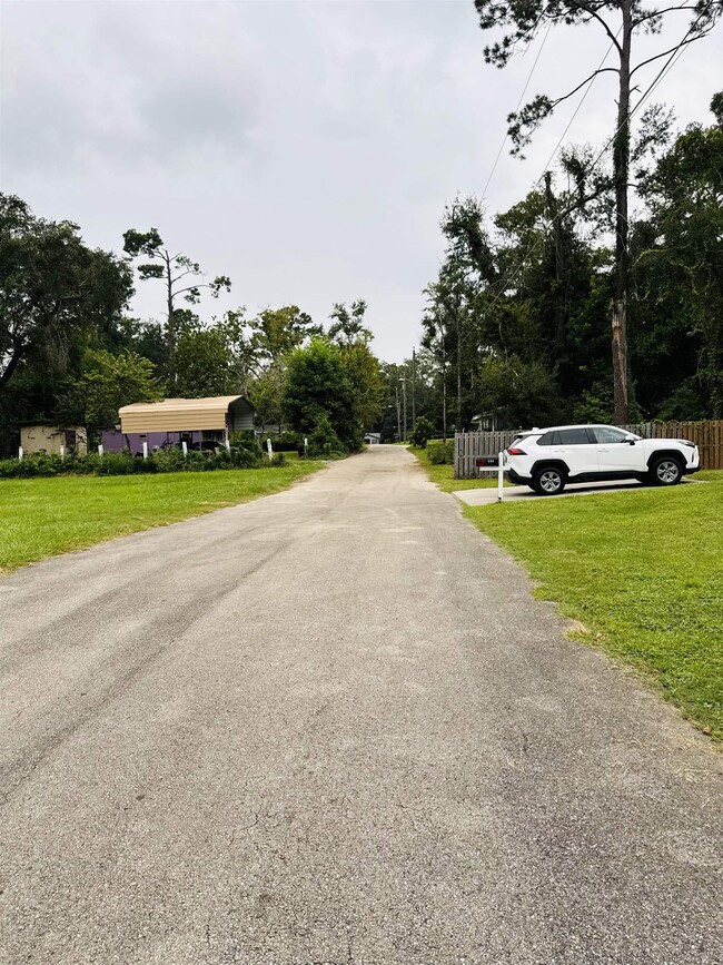 Building Photo - 924 Ashburn Dr