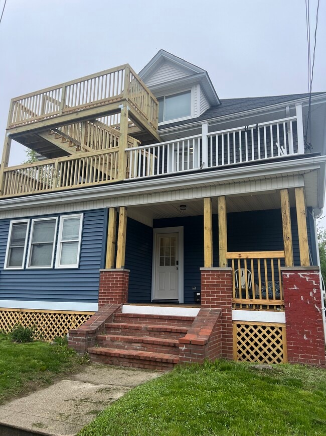 Primary Photo - 214 Sabattus St