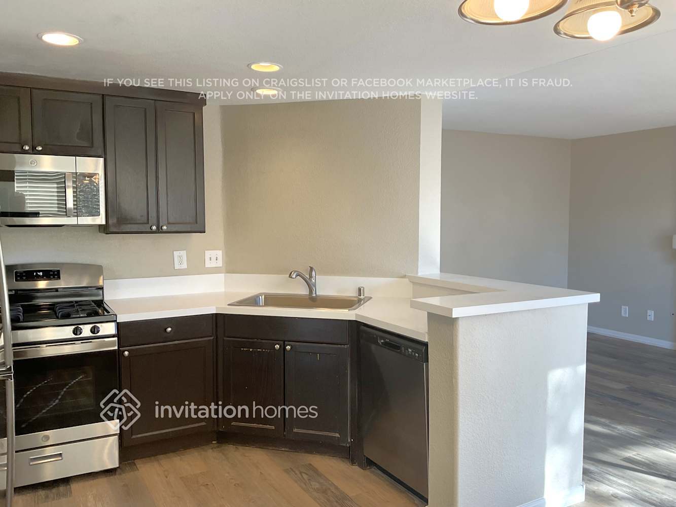 Building Photo - 3925 Laurel Brook Dr