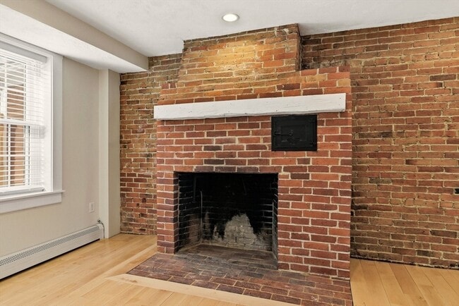 Building Photo - 25 Munroe St