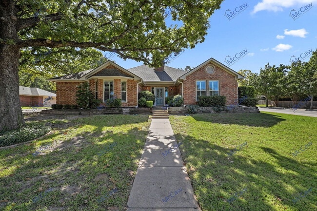 Primary Photo - 1 Creekmere Dr