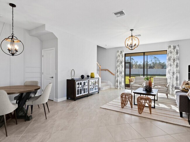 Building Photo - 3 Bedroom - Fully Furnished Townhome in Fo...