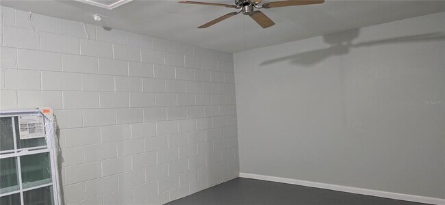 Building Photo - 9414 Dearmont Ave