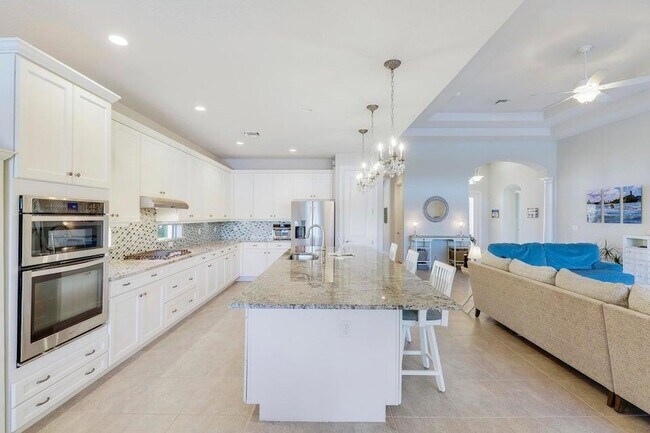 Building Photo - 510 Carrara Ct