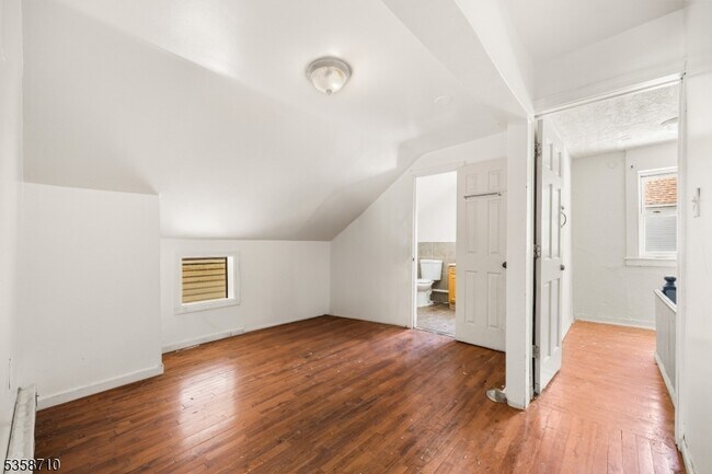 Building Photo - 416 Summer Ave