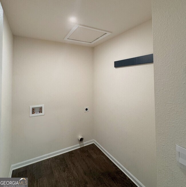 Building Photo - 164 Ashwood Cir