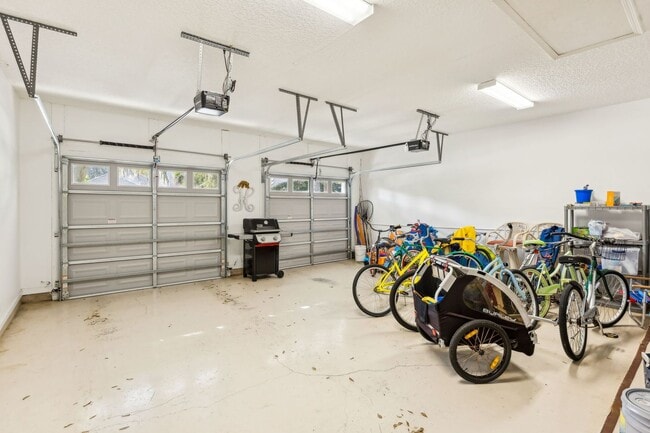 Building Photo - Ocean Village, 3 bed, 2 bath, FULLY furnished home! Walk to the Beach!