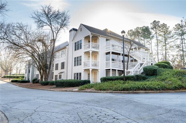 Building Photo - 311 Hollyfax Cir NE