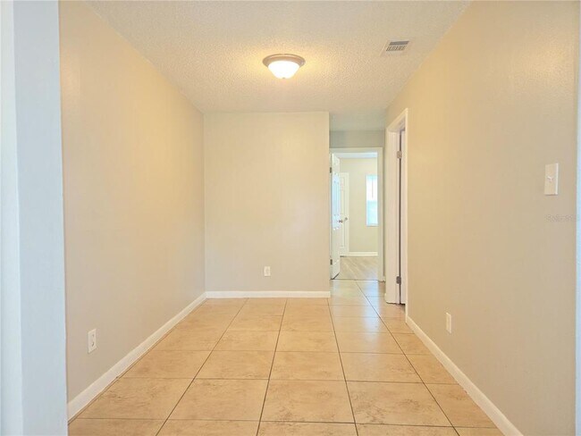 Building Photo - 2410 W Cypress St
