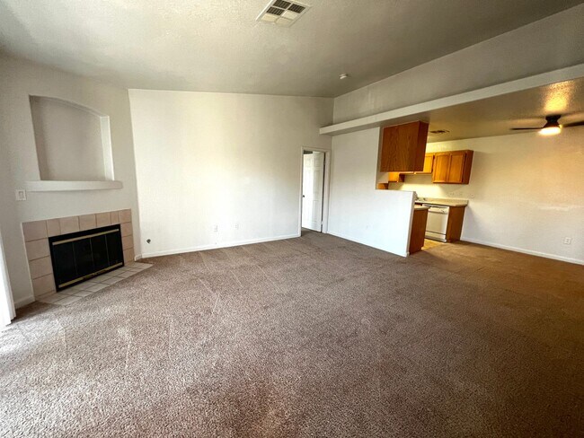 Building Photo - SPACIOUS 2BED/2BATH CONDO * SECOND FLOOR UNIT*