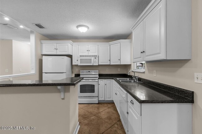 Building Photo - 8223 Hardwood Landing Rd