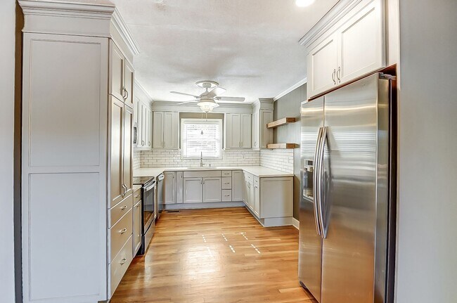 Building Photo - Beautifully Updated 4-Bed, 2.5-Bath Ranch Home in Belmont