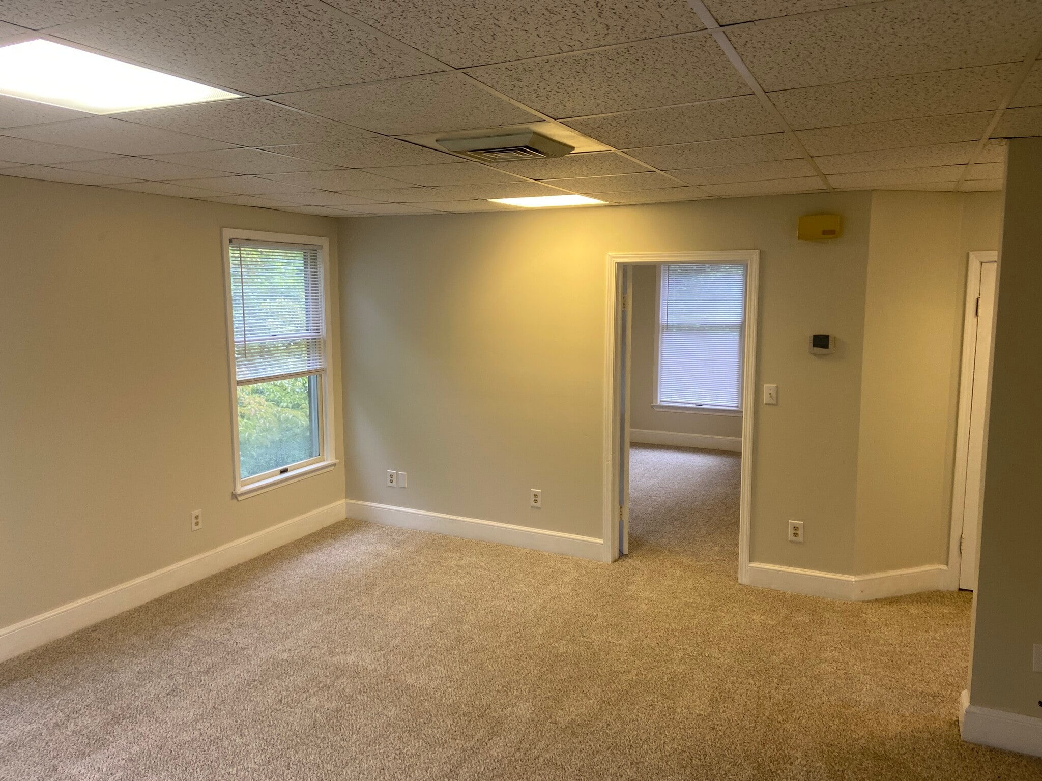 Living Room - 432 Roanoke Blvd