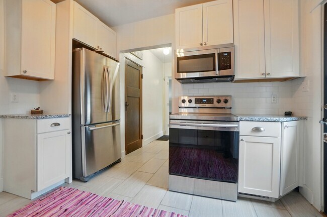 Building Photo - 3000 Hillside Ave