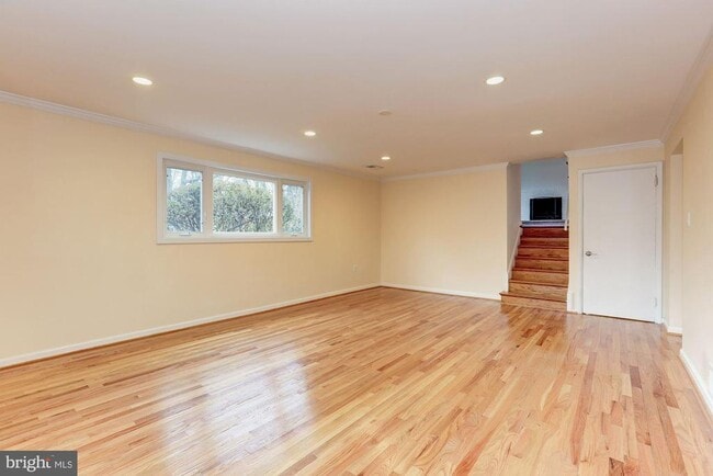 Building Photo - 9718 Holmhurst Rd