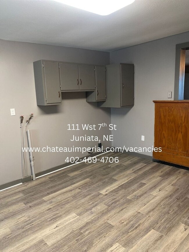 Building Photo - 2 bedroom house