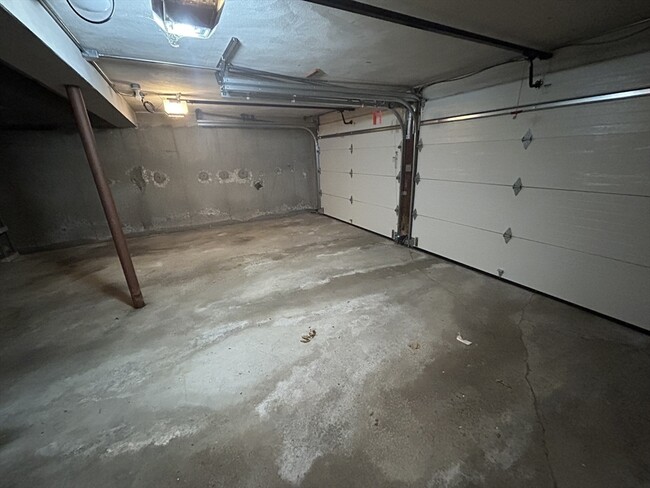 Building Photo - 109 Elmwood Rd