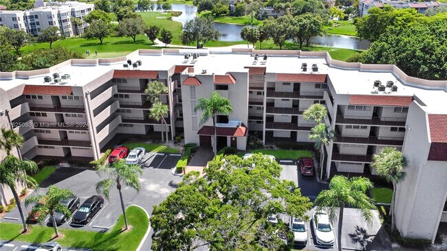 Building Photo - 1911 Sabal Palm Dr