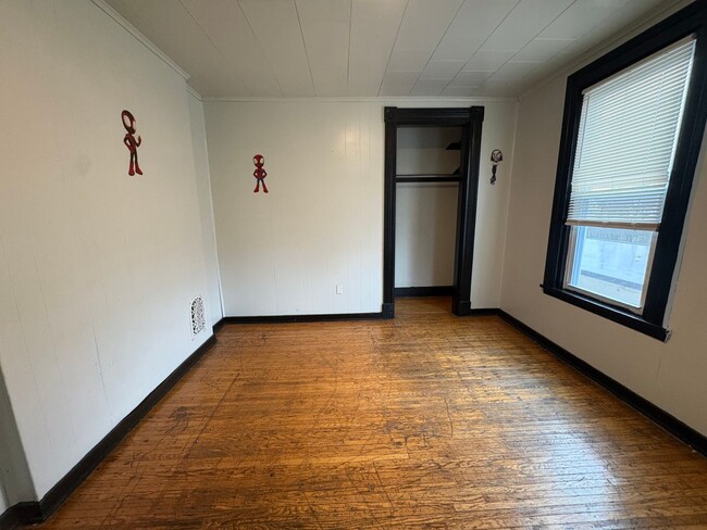 Building Photo - 629 Jay St