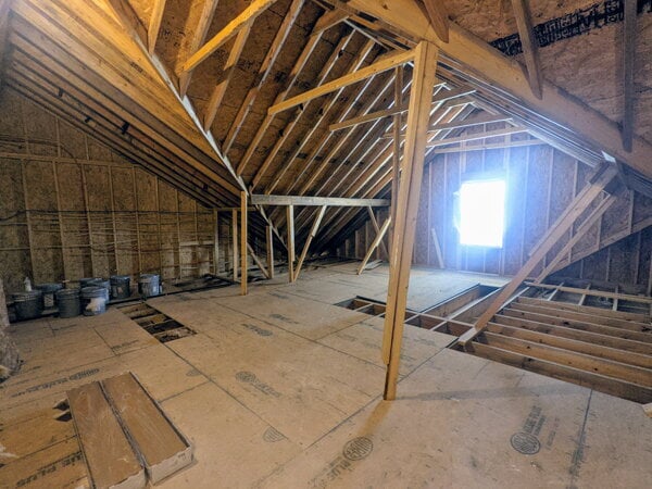 Building Photo - 417 Live Oak Dr