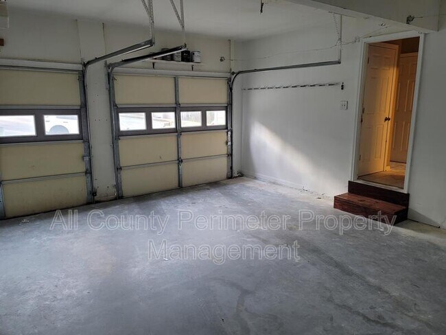 Building Photo - 5634 Crest Trace Ct