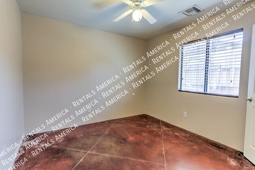 Building Photo - 441 E Geronimo Bluff Loop