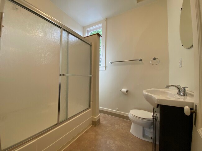 Building Photo - 514 Washington St