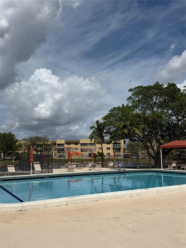 Building Photo - 6020 NW 64th Ave