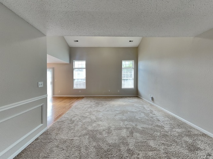 Building Photo - 10249 Draycott Ave