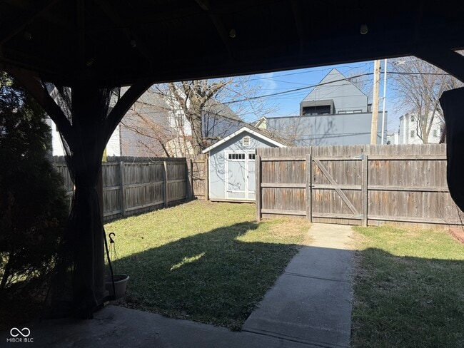 Building Photo - 1156 Hoyt Ave