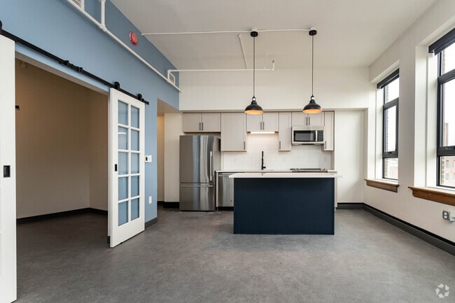 Interior Photo - 70 Genesee St