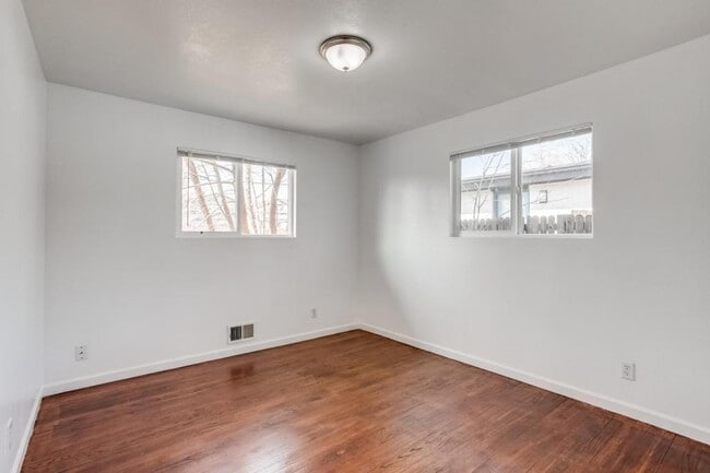 Building Photo - 7101 Wolff St