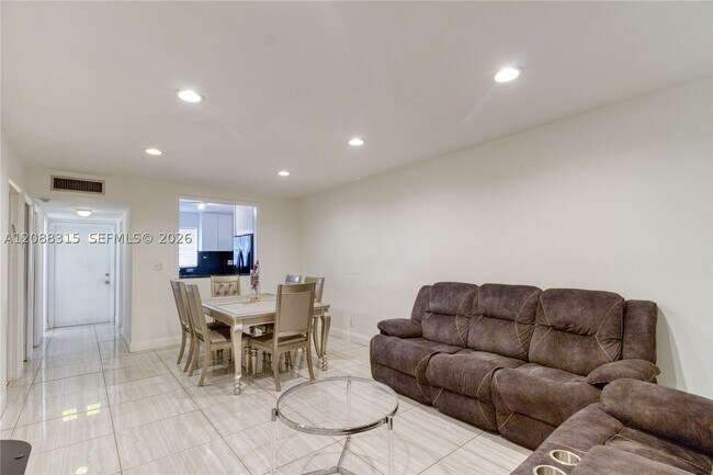 Building Photo - 5160 SW 40th Ave