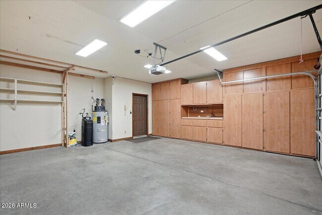 Building Photo - 2157 E Alameda Dr