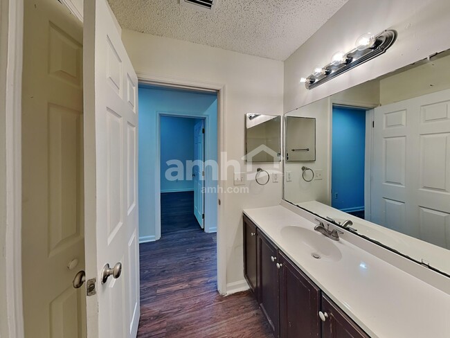 Building Photo - 6628 Morse Glen Ln