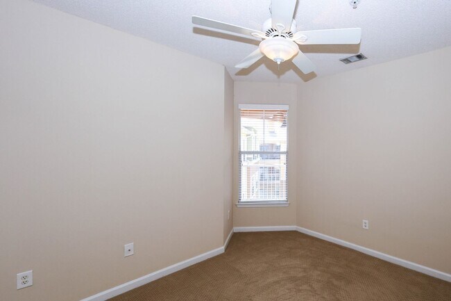 Building Photo - Villa Sonoma Brookhaven