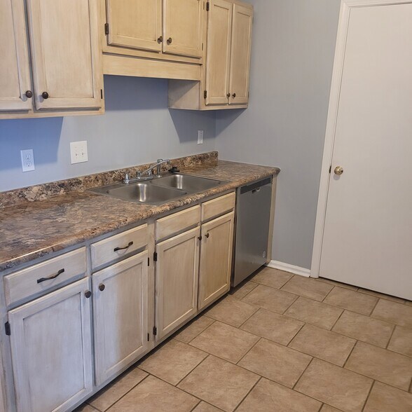 Building Photo - 3125 S Cashua Dr
