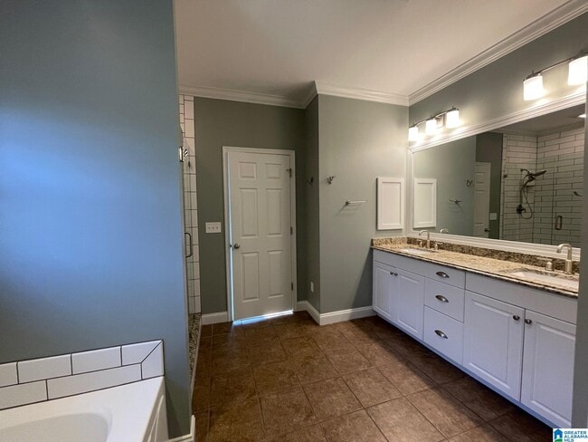 Building Photo - 295 Creekside Ln