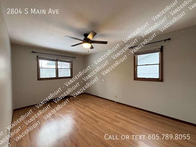 Building Photo - 2804 S Main Ave