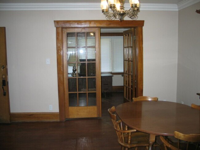 Building Photo - 631 E 400 N