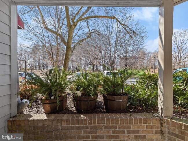 Building Photo - 7024 Channel Village Ct