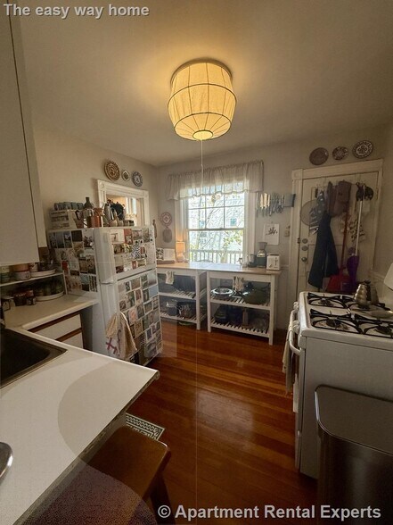 Building Photo - 9 Eustis St