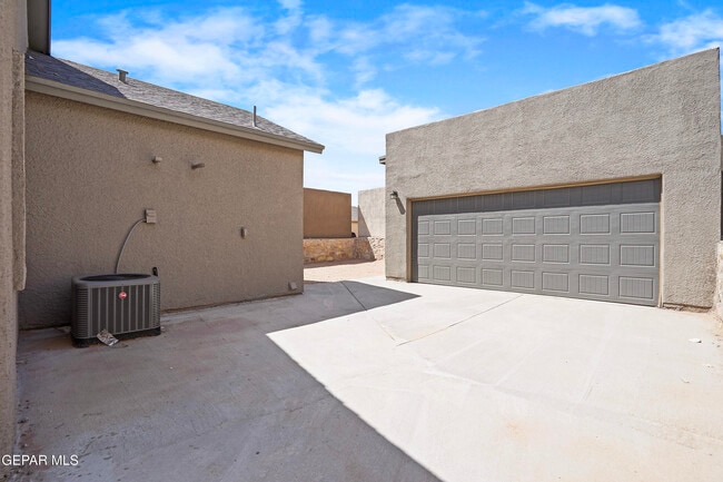 Building Photo - 14329 Bill Lazor Pkwy