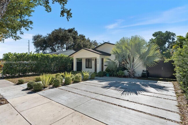 Building Photo - 6246 SW 10th St