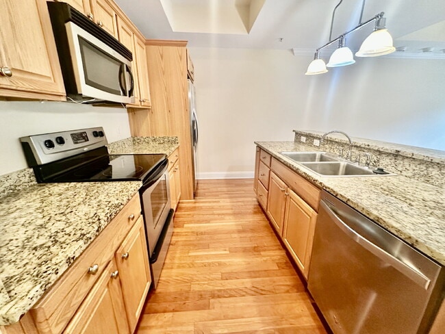 Building Photo - Downtown Living in The Heart of The Blufft...