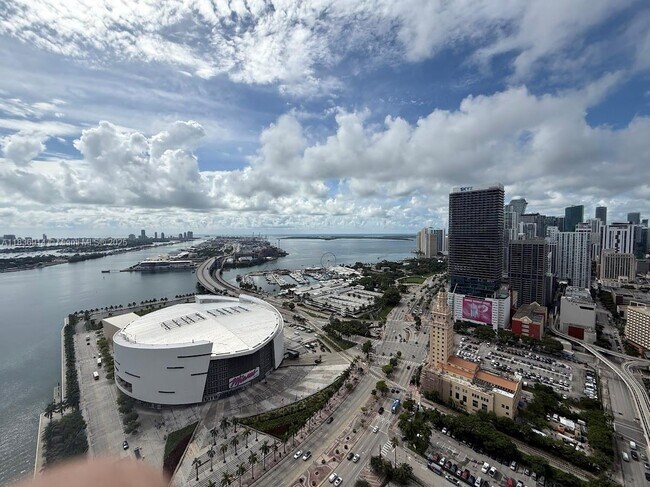 Building Photo - 888 Biscayne Blvd