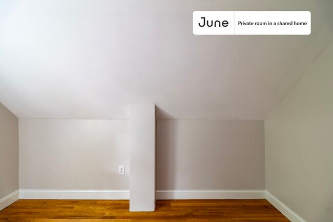 Building Photo - Room in Shared 5 bed/1.5 bath home