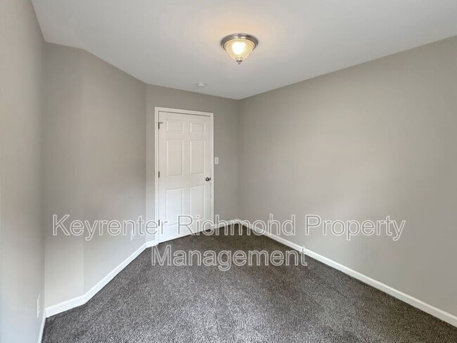 Building Photo - 6400 Kensington Ave