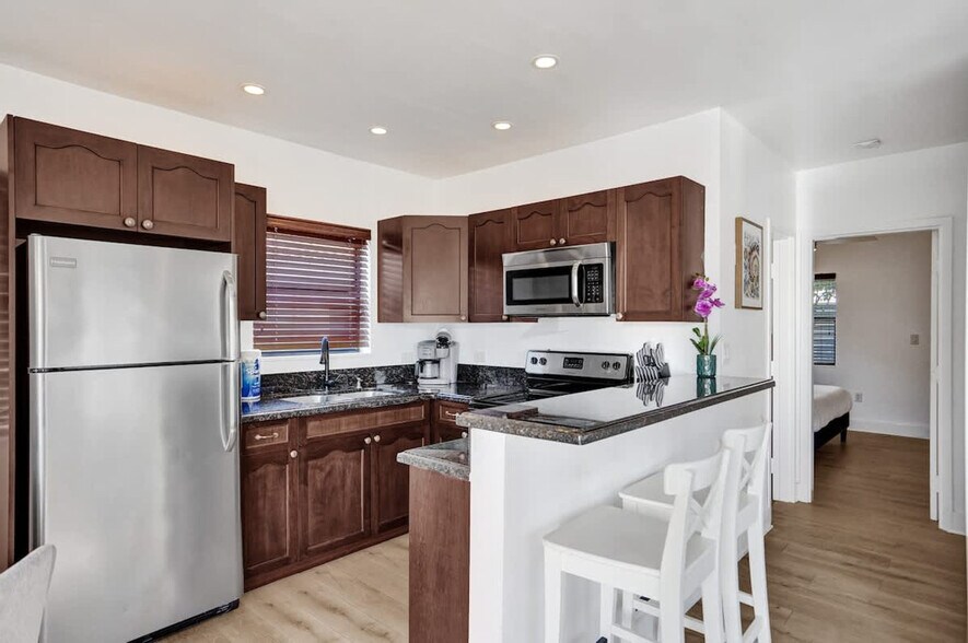 Building Photo - 333 Walnut St